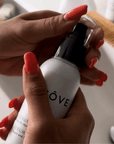 A how to use video of the Alcove Hair Serum 100 ml / 3.4 oz in a bathroom